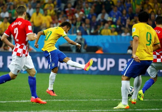 Neymar và trọng tài giúp Brazil chiến thắng - ảnh 3