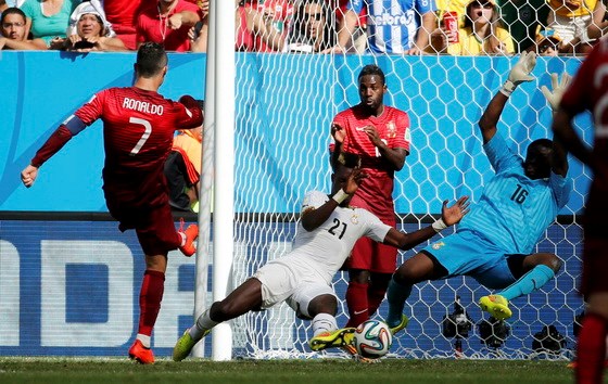 Ronaldo ghi bàn nhưng Bồ Đào Nha vẫn bị loại - ảnh 4
