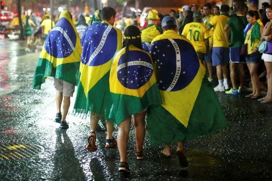 Bạo động bùng phát sau thất bại lịch sử 1-7 của tuyển Brazil - ảnh 1