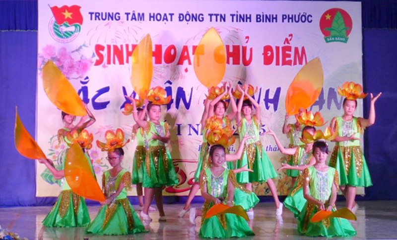 Sinh hoạt chủ điểm “Sắc xuân