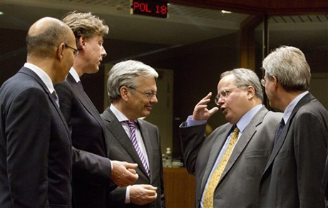 Các Ngoại trưởng EU trong cuộc họp tại Brussels (Bỉ) ngày 29/1. (Ảnh: