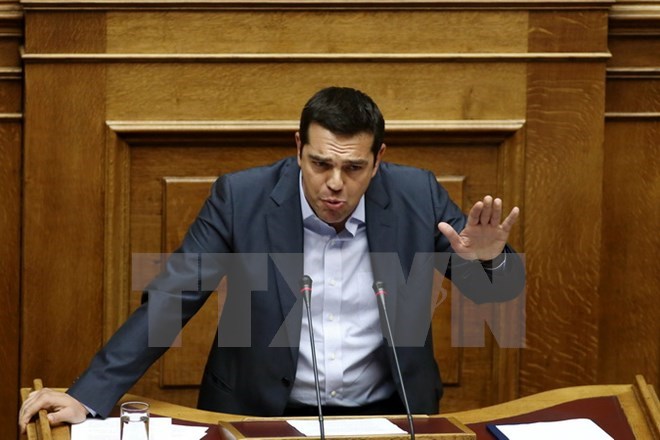 Thủ tướng Hy Lạp Alexis Tsipras bất ngờ đệ đơn từ chức