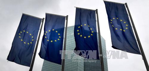 ECB bơm thêm 900 triệu euro hỗ trợ thanh khoản cho Hy Lạp