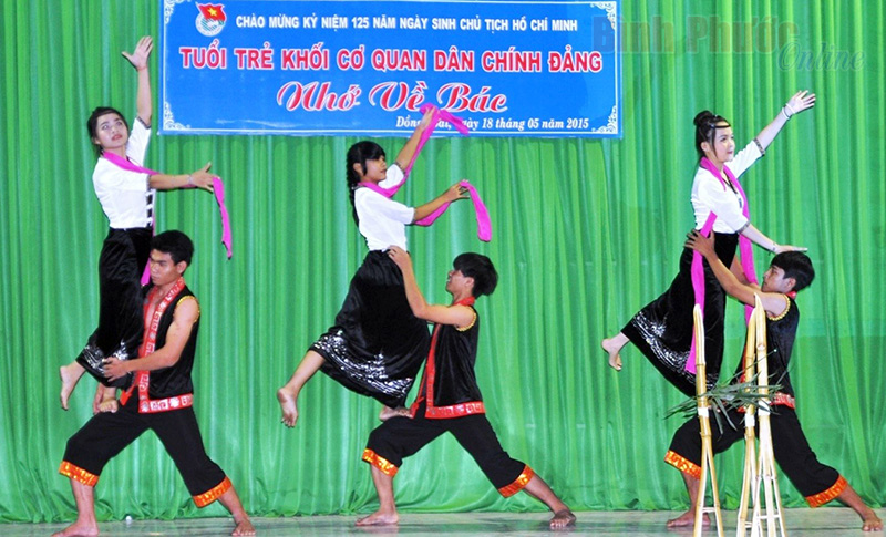 Trương Thị Hiền về nhất hội thi Rung chuông vàng “Nhớ về Bác”