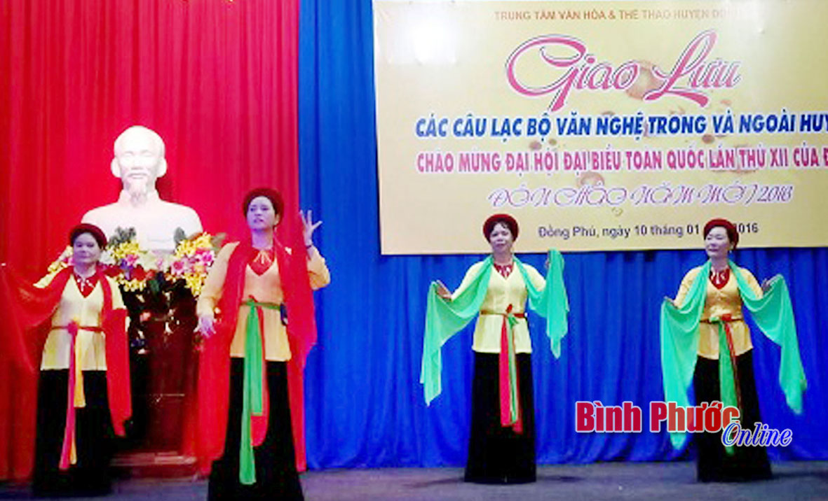 Câu lạc bộ dân ca Đồng Phú giao lưu văn nghệ với các CLB trong và ngoài huyện