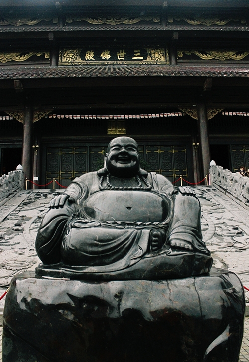 Ng&ocirc;i ch&ugrave;a nhiều kỷ lục nhất Việt Nam