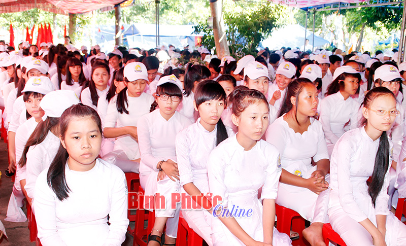 “Tuổi trẻ học tập và làm theo tấm gương đạo đức Hồ Chí Minh”