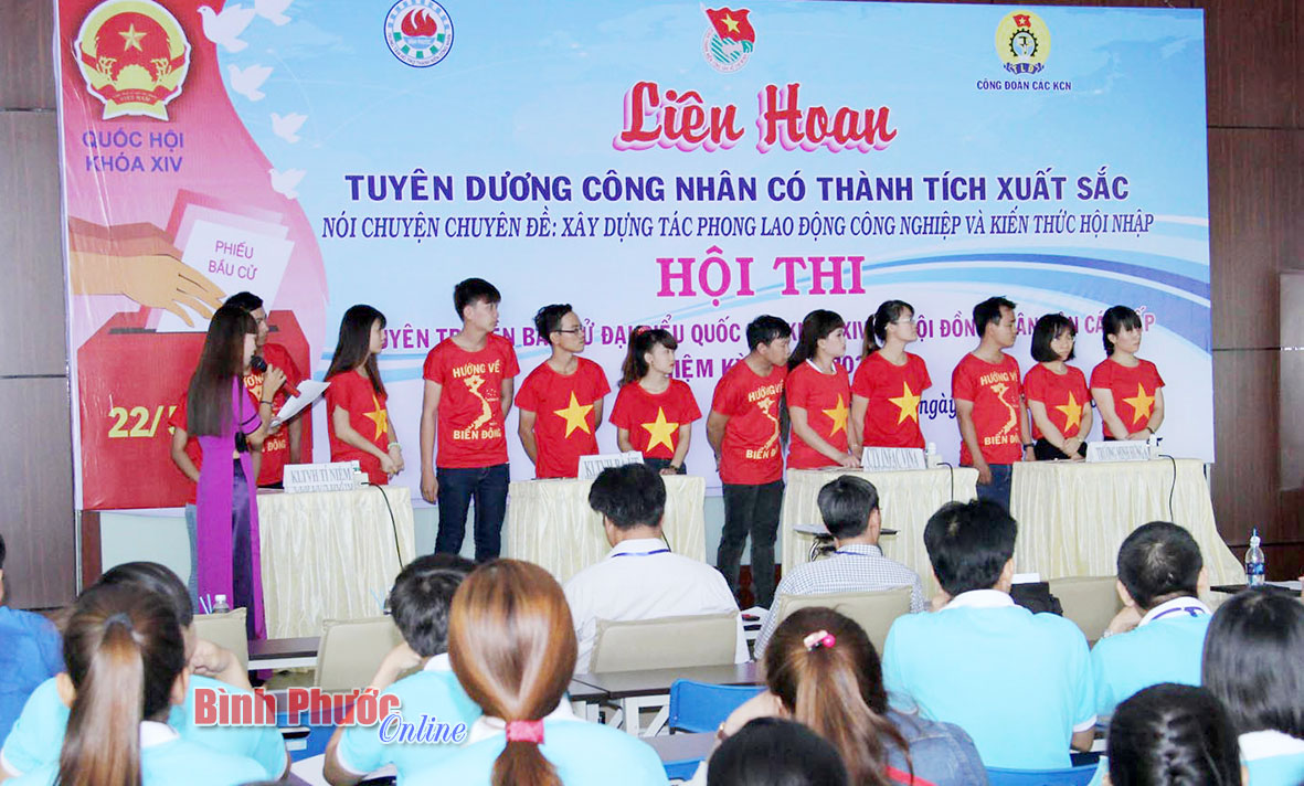 Thanh niên công nhân KCN Minh Hưng - Hàn Quốc tham gia hội thi tuyên truyền về cuộc bầu cử đại biểu Quốc hội và đại biểu HĐND các cấp - Ảnh: S.H