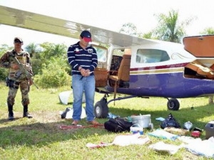 Cảnh sát Bolivia bắt giữ máy bay chở 300kg ma túy