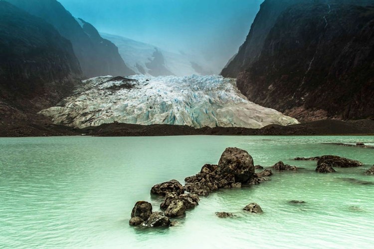 S&ocirc;ng băng đổ ra biển ở miền nam Chile.