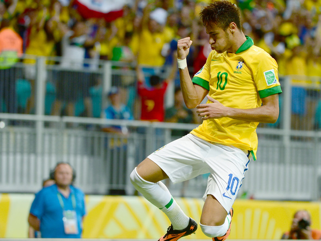 Neymar tỏa sáng đưa Brazil vô địch Confed Cup 2013. Tiền đạo sinh năm 1992 giành danh hiệu cầu thủ hay nhất giải sau khi cùng các đồng đội đánh bại Tây Ban Nha ba bàn trắng trong trận chung kết.