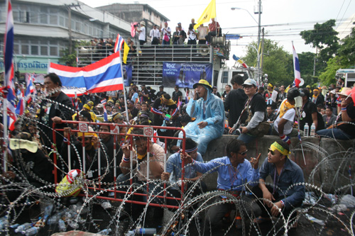 Biểu tình trước trụ sở cảnh sát Bangkok