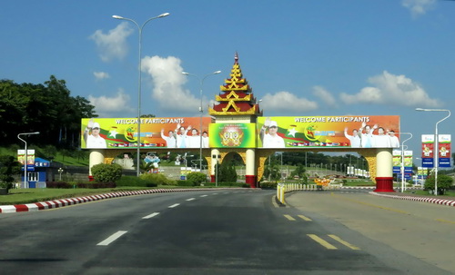 Cổng chào vào thủ đô Nay Pyi Taw