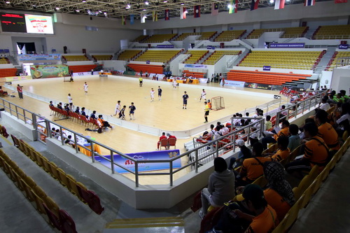 B&ecirc;n trong c&aacute;c nh&agrave; thi đấu rất khang trang