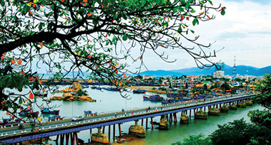 Cầu Xóm Bóng, Nha Trang.