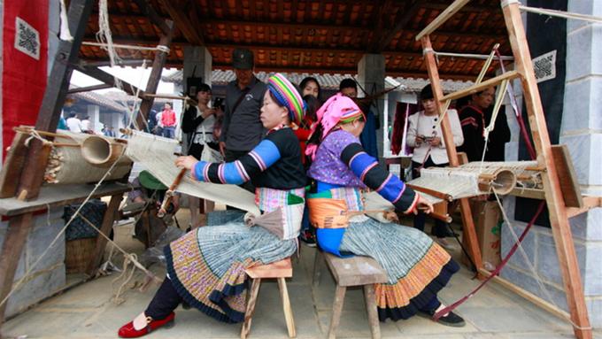 Trong dịp n&agrave;y, kh&ocirc;ng gian văn h&oacute;a chợ phi&ecirc;n v&ugrave;ng cao T&acirc;y Bắc cũng được t&aacute;i hiện