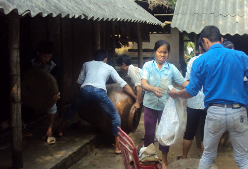 Hơn 550 thanh niên tình nguyện giúp dân vùng lũ