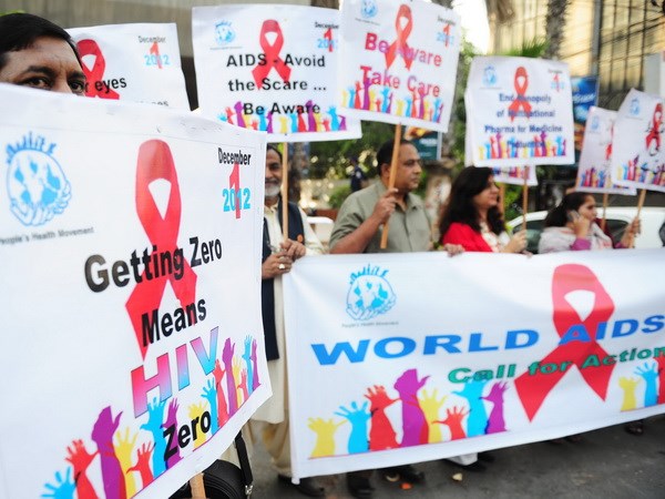 Phát triển thuốc giúp bảo vệ con người trước HIV/AIDS