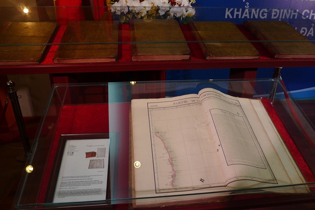 Bộ Atlas gồm 6 tập do nhà địa lý học Philippe Vandermaelen, người sáng lập  Viện Địa lý Hoàng gia Bỉ xuất bản năm 1827