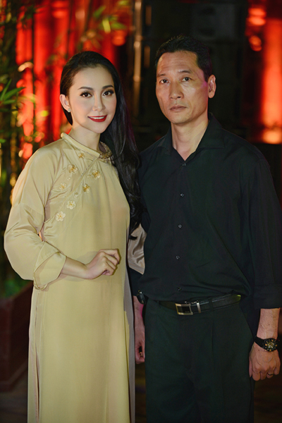 NSƯT Đặng Hùng luôn tự hào về cô con gái Linh Nga. Linh Nga không chỉ xinh đẹp mà còn là nghệ sĩ múa tài năng hàng đầu của Việt Nam. Để có được thành công đó, Linh Nga đã được gia đình, đặc biệt là người bố nổi tiếng của mình định hướng rất nhiều.