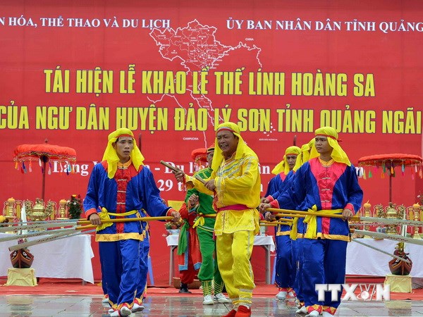 Tái hiện Lễ Khao lề thế lính Hoàng Sa của ngư dân Lý Sơn