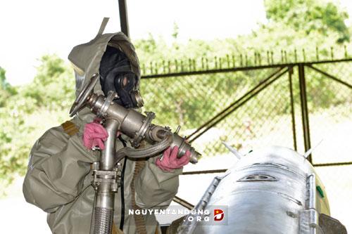 Xem tên lửa phòng không chủ lực của Việt Nam lắp ráp - Ảnh 21