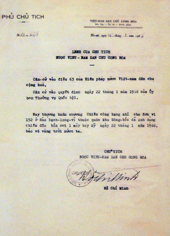 Lệnh số 16 - LCT của Chủ tịch Hồ Chí Minh thưởng Huân chương Chiến công hạng Nhì cho đơn vị 152 đảo Bạch Long Vĩ thuộc quân khu Đông bắc, đã bắn rơi một máy bay giặc Mỹ, ngày 22-1-1966.