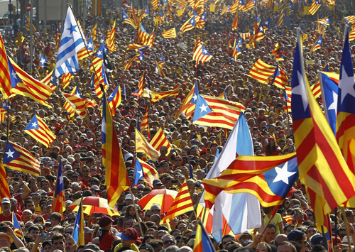 Gần 2 triệu dân Catalonia đòi ly khai