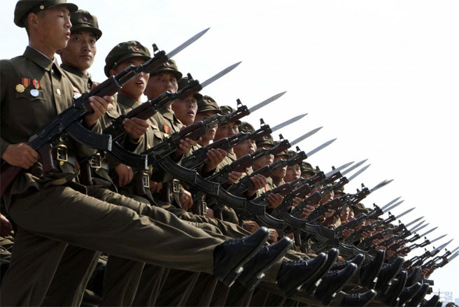 Ước tính, Triều Tiên có 1,19 triệu quân thường trực, so với 1,369 triệu quân của Mỹ.