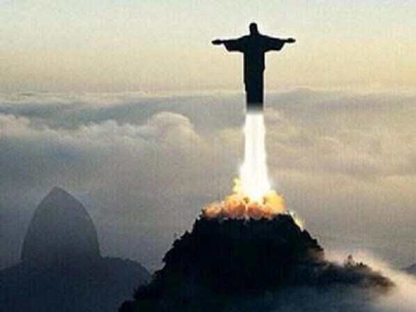 Chúa Cứu Thế không còn ở bên cạnh tuyển Brazil. (Nguồn: Twitter)