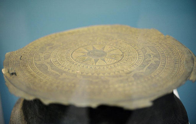 Hoa văn tinh xảo trên mặt trống đồng được phát hiện tại Cốc Lếu (tỉnh Lào Cai).