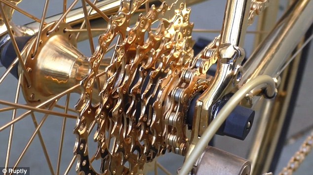 Đĩa xích mạ vàng của xe đạp