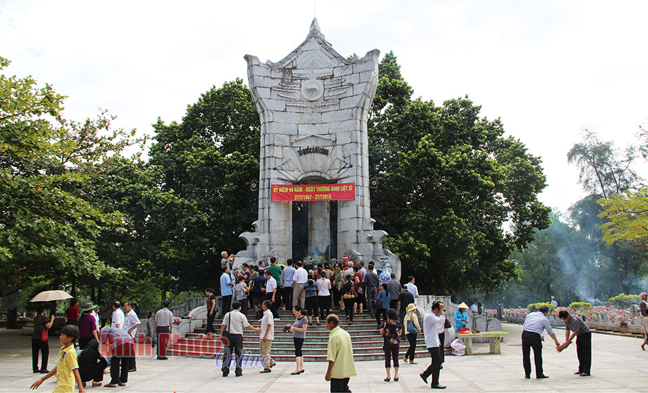 Nghĩa trang liệt sĩ Trường Sơn (Quảng Trị) - nơi an nghỉ của gần 11.000 anh h&ugrave;ng liệt sĩ hy sinh trong thời kỳ kh&aacute;ng chiến chống Mỹ cứu nước.