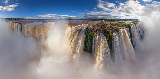 Thác Iguasu, Argentina và Brazil