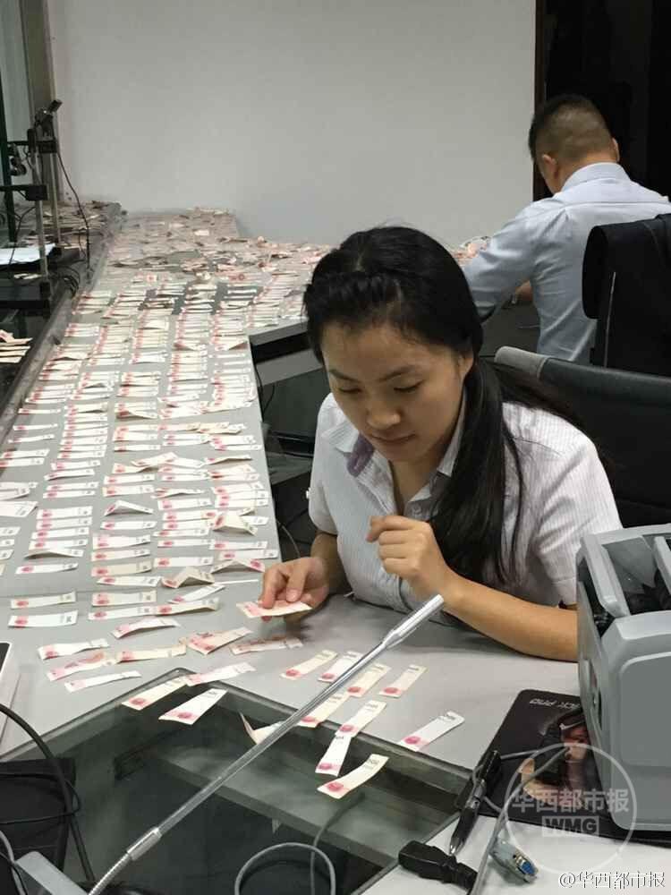 Phải mất 1 tuần để ghép được đầy đủ những đồng tiền mệnh giá 100 nhân dân tệ