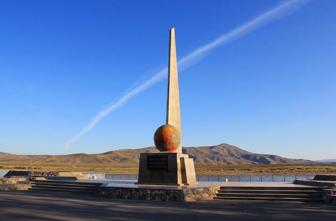 Đài tưởng niệm cũ tại Kyryl - Ảnh: Amusing Planet