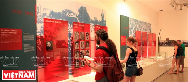 Kh&ocirc;ng gian trưng b&agrave;y h&igrave;nh ảnh v&agrave; hiện vật của những người phụ nữ nổi tiếng của Việt Nam trong lịch sử.
