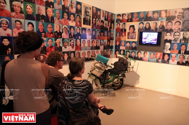 G&oacute;c kh&ocirc;ng gian b&agrave;y ảnh, clip về những b&agrave; mẹ Việt Nam anh h&ugrave;ng.