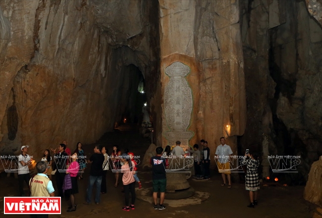 Động Âm Phủ là địa điểm dành thích hợp dành cho những du khách ưa thích khám phá hang động. Ảnh: Tất Sơn
