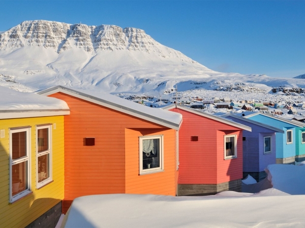 Bắc Cực: Bạn có thể đăng ký tour trên các du thuyền đi từ Anchorage tới các làng chài Bắc Cực ở Alaska, Canada và Greenland, trước khi về New York (Mỹ).