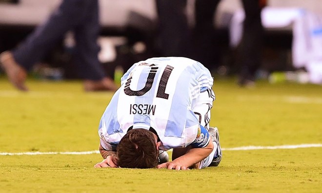Messi tuyên bố từ giã đội tuyển Argentina