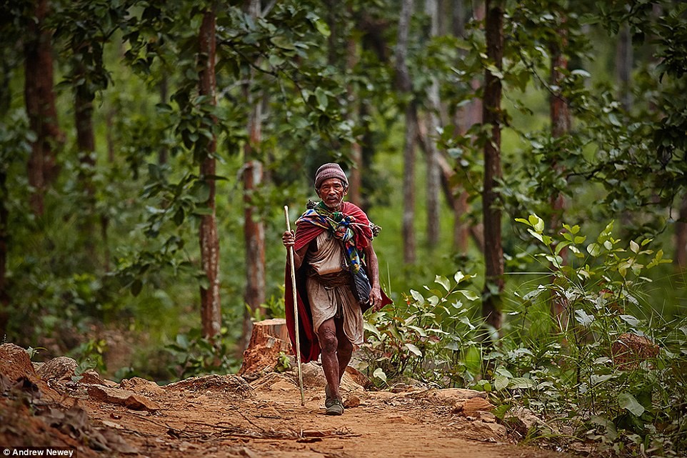 Bộ tộc vẫn sống như thời nguyên thủy ở Nepal