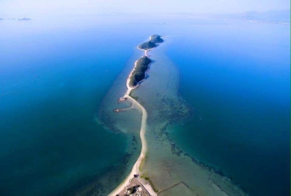 Đường đi giữa biển không chỉ có duy nhất ở đảo Điệp Sơn