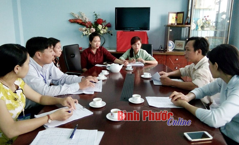 Đoàn công tác của BHXH tỉnh đôn đốc thu nợ BHXH tại Công ty cổ phần đầu tư và phát triển công nghệ môi trường Bình Phước