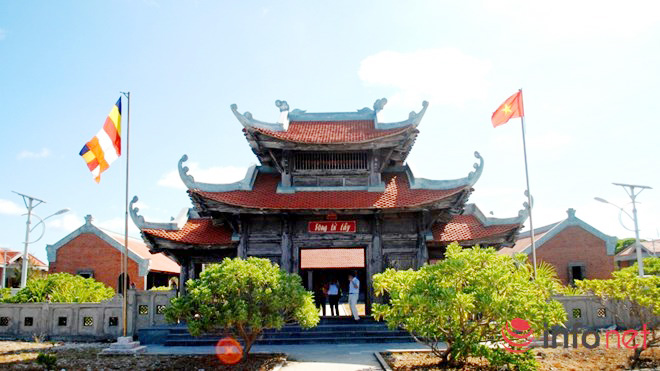 Chùa Song Tử Tây là ngôi chùa lớn nhất tại quần đảo Trường Sa - Ảnh: Internet
