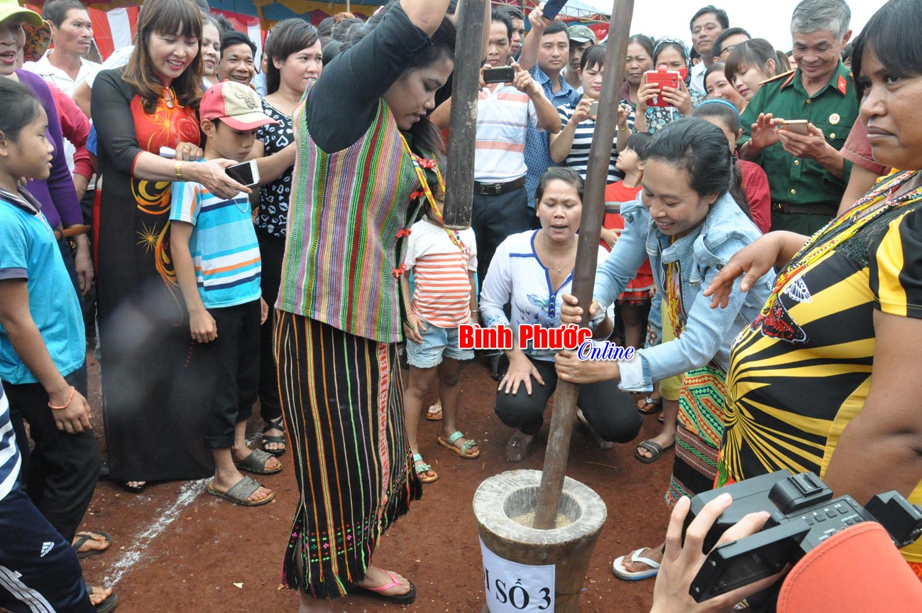 T&aacute;i hiện tiếng ch&agrave;y gi&atilde; gạo, nu&ocirc;i qu&acirc;n của đồng b&agrave;o S&rsquo;ti&ecirc;ng năm xưa 