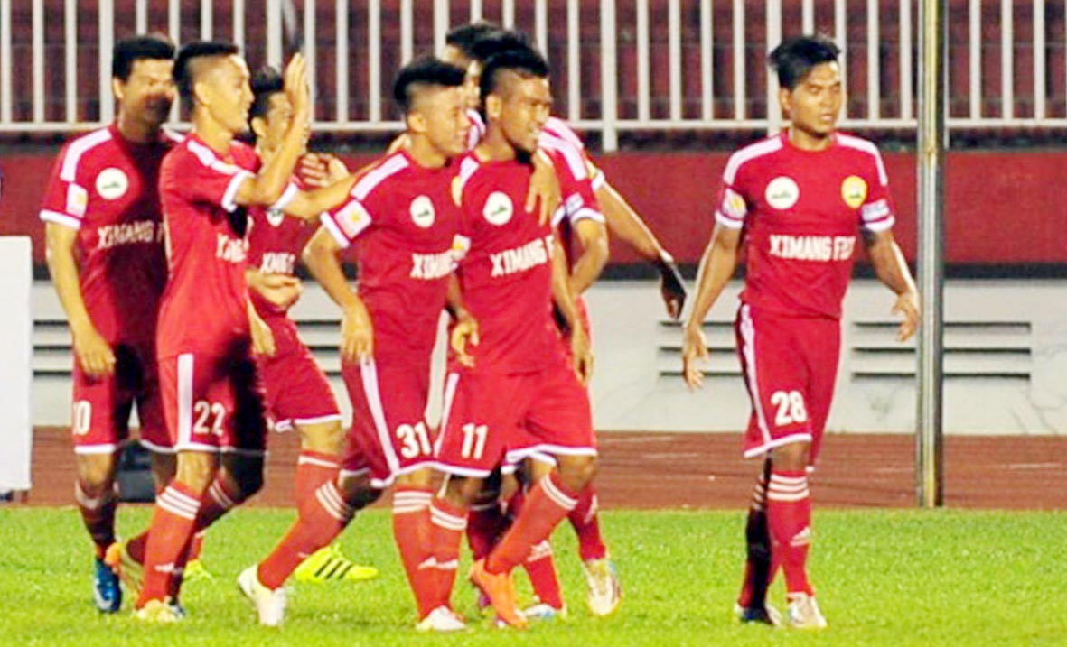 Niềm vui chiến thắng của các cầu thủ Tây Ninh sau trận đấu với Bình Phước