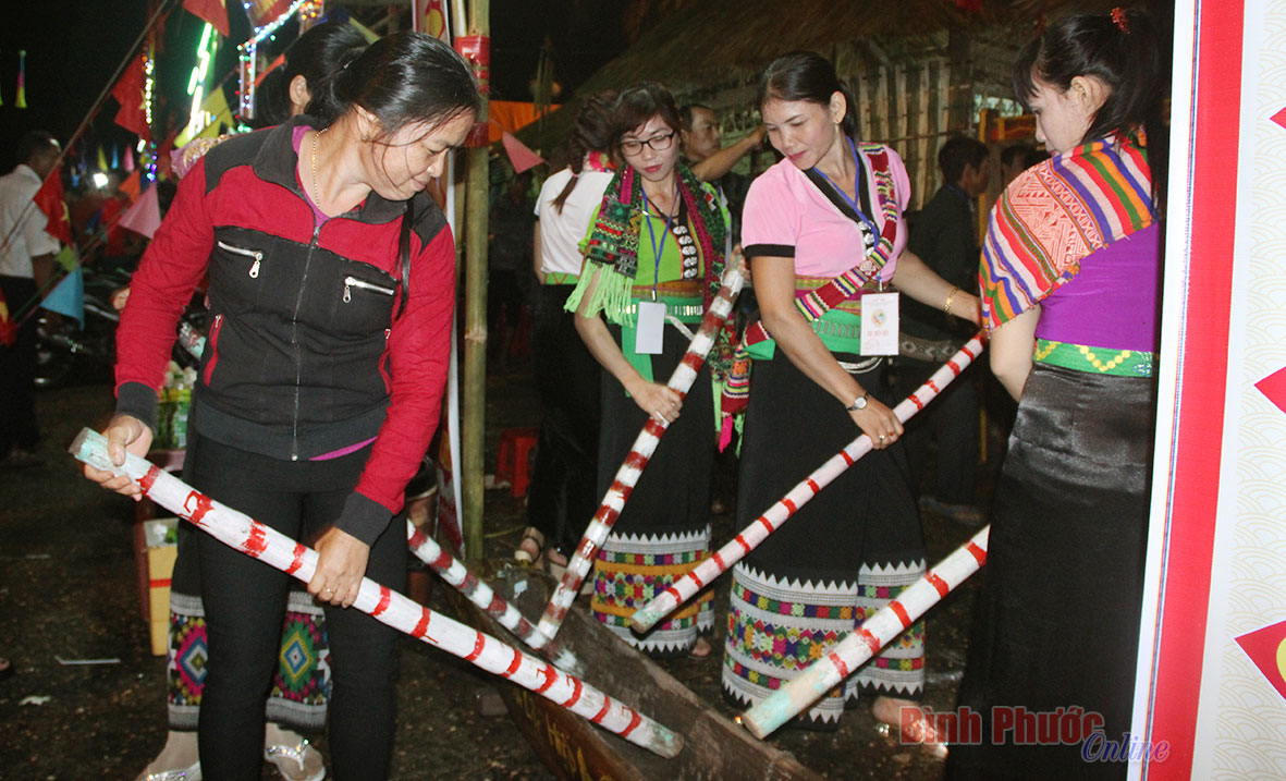 Khua loóng - nét văn hóa đặc trưng của đồng bào dân tộc Thái, xã Lộc Hiệp