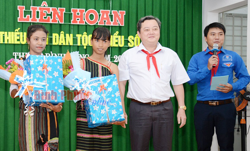 76 em tham gia liên hoan thiếu nhi DTTS thị xã Bình Long