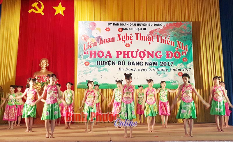 Bù Đăng khai mạc liên hoan Tiếng hát hoa phượng đỏ hè 2017